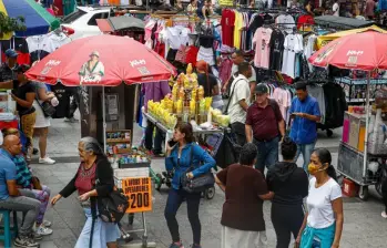 En el séptimo mes del año, las actividades terciarias, que agrupan servicios, comercio y sector público, tuvieron el mayor crecimiento, con 5,55%. Foto: El Colombiano