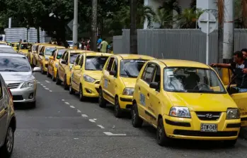 Movilidad en Medellín, rotación de pico y placa en taxis. Foto: Manuel Saldarriaga