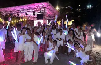 16 jóvenes egresados del Liceo Antioqueño de Bello fallecieron tras el fatal accidente del bus en el que regresaban de una excursión en la costa. FOTO: TIKTOK