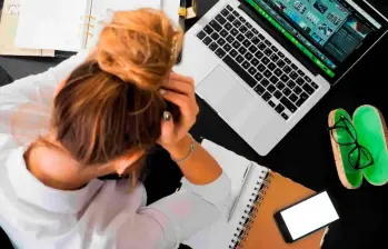 El desgaste emocional y la alta rotación laboral están aumentando los costos operativos de las empresas en Colombia, según Adecco. FOTO cortesía BUK