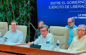 Al encuentro de este viernes viajarán alias Antonio García, “Pablo Beltrán” (centro en la foto) y “Gabino”. FOTO: Cortesía delegación de paz del ELN