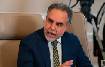 El Senado votó por 58 de los 77 artículos que tiene el proyecto, aprobaron el 75% de ellos. El resto los discutirán el lunes. Foto: Presidencia.