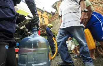 La recomendación es racionalizar al máximo el consumo de agua en los hogares y negocios. FOTO: CAMILO SUÁREZ / ECHEVERRY EL COLOMBIANO