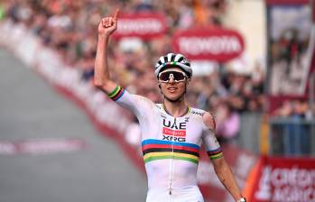 Pogacar llegó al UAE en 2019 y desde ese momento no ha parado de ganar. Tiene contrato hasta 2030 con esta escuadra. Buscará este año su cuarto título del Tour de Francia; en la Strade causó sensación. FOTO GETTY