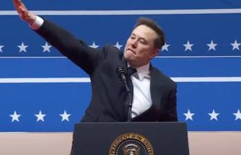 Elon Musk hizo un polémico gesto durante su discurso en Washington a los seguidores del presidente de Estados Unidos, Donald Trump. FOTO: CAPTURA DE VIDEO