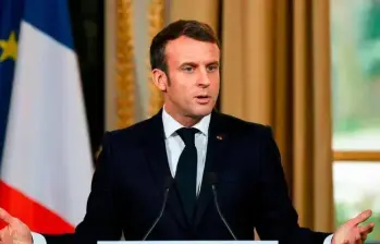 Emmanuel Macron, presidente de Francia. El gobierno de Francia implementará un folleto que permita educar ante situaciones extremas. FOTO: AFP