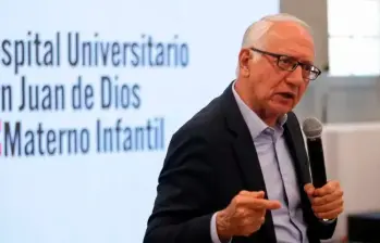 El ministro de Salud, Guillermo Jaramillo, ha insistido en que la UPC es suficiente para las EPS. FOTO COLPRENSA