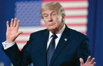 Mientras crece la preocupación por los riesgos de los sistemas de inteligencia artificial, el mandatario estadounidense Donald Trump salió en defensa de su desarrollo. Foto: Getty