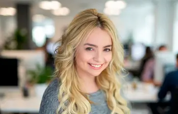 Yekaterina Chudnovsky asumirá el control de la empresa matriz de OnlyFans tras la muerte de Leo Radvinsky. FOTO REDES SOCIALES.