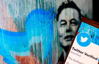 Así lucía Twitter con el pajaro azul antes de cambiar el logo por la X negra. FOTO Getty 