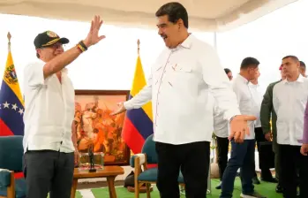 Esta estrategia, sin embargo, conlleva riesgos y genera preguntas que deberán ser respondidas por el Gobierno, empezando porque se trata de un acuerdo con un par que carece de legitimidad democrática. Foto: Presidencia