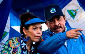 El presidente de Nicaragua, Daniel Ortega, y su esposa y ahora copresidenta, Rosario Murillo. FOTO: AFP