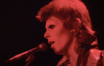 El próximo lunes 8 de enero se inaugurará la calle de David Bowie en la capital de Francia. OTO: CAPTURA DE VIDEO