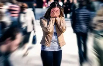 Investigaciones han demostrado que puede existir relación entre el pensamiento negativo repetitivo, la depresión y la ansiedad. FOTO: Getty
