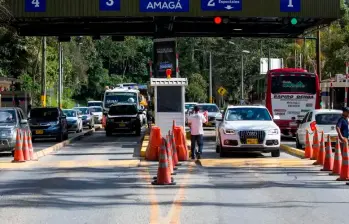 La propuesta busca que los peajes en Colombia tengan una distancia mínima de 150 kilómetros y contempla tarifas diferenciales para residentes y usuarios frecuentes. FOTO EL COLOMBIANO