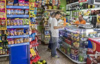 Solo el 32% de los tenderos considera que su tienda está en mejor situación financiera que hace un año. FOTO: El Colombiano.