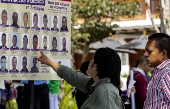 Imagen de referencia del cartel de los más buscados en Antioquia por violencias contra la mujer. FOTO: JAIME PÉREZ MUNEVAR.