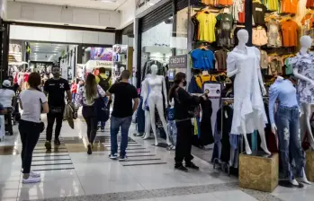 Comerciantes, restaurantes, bares, centros comerciales y marcas preparan promociones y experiencias especiales para convertir el puente festivo en el gran fin de semana para celebrar a papá. FOTO: El Colombiano.