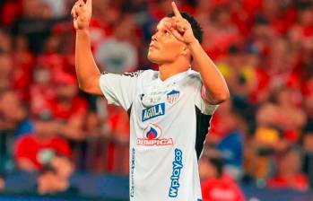 El delantero Carlos Bacca suma cinco goles en el torneo clausura de la Liga Betplay. FOTO: MANUEL SALDARRIAGA 