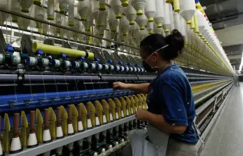 En Colombia entra en vigor una nueva fase de la reducción de la jornada laboral, que baja de 46 a 44 horas semanales. Foto: Juan Antonio Sánchez
