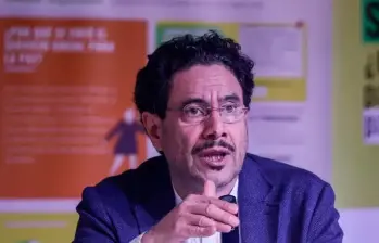 Iván Cepeda se pronunció ante la decisión del Tribunal Superior de Bogotá tras el fallo a favor de Álvaro Uribe. FOTO: COLPREN