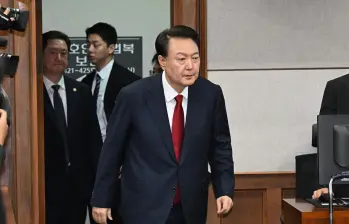 Tribunal en Seúl ordenó el arresto del expresidente surcoreano Yoon Suk-yeol