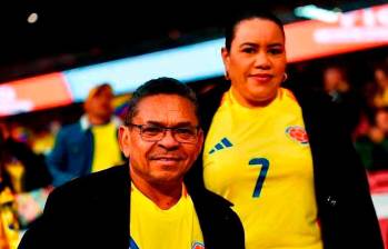 Luis Manuel Díaz Jiménez frecuenta los estadios del mundo cuando juega la Selección Colombia. En el último año se ha convertido en una figura pública. FOTO: CORTESÍA FCF