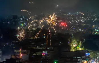 La alborada se impuso una vez más como un fenómeno social complejo, difícil de controlar y que refleja la persistencia de prácticas culturales que ponen en riesgo el bienestar de la comunidad. Foto: Juan Antonio Sánchez