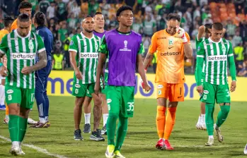 La caras largas de los jugadores de Nacional tras la eliminación de la Sudamericana. FOTO JUAN ANTONIO SÁNCHEZ