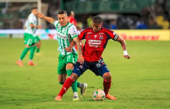 A Nacional y al DIM les restan 3 jornadas para saber si pueden llegar o no a la final, pero en la fecha 4 deben ganar. En la imagen aparecen Matheus Uribe y Jaime Alvarado. FOTO CAMILO SUÁREZ