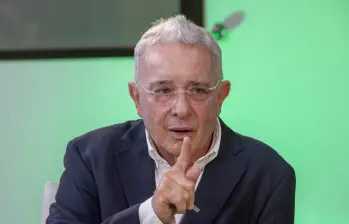 Para el expresidente Álvaro Uribe Vélez, no sorprende que el actual mandatario, Gustavo Petro, no reconozca los resultados electorales. Foto: Juan Antonio Sánchez Ocampo.