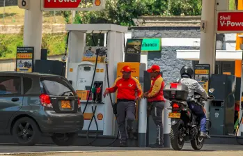 La gasolina subió cerca de $100 pesos en Colombia. Foto: Camilo Suárez