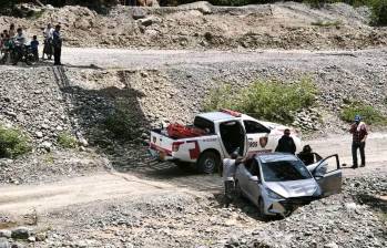 Las autoridades evalúan la estructura y piden evitar el paso hasta garantizar la seguridad. FOTO: cortesía. 