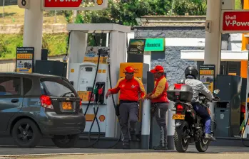 La gasolina subió cerca de $100 pesos en Colombia. 
