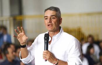 El gobernador propone cambios en la forma en la que la Fuerza Pública atiende los hechos de violencia en universidades. Foto: Gobernación