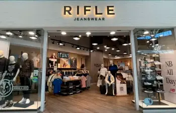 La marca colombiana Rifle continúa apostando por el talento nacional con nuevas oportunidades laborales en el sector moda. FOTO: CORTESÍA