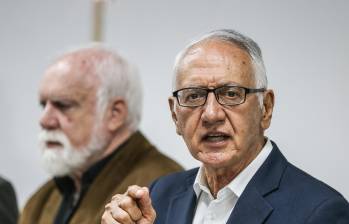 Ministro de Salud, a juicio disciplinario por irregularidades en sistema de atención a los maestros