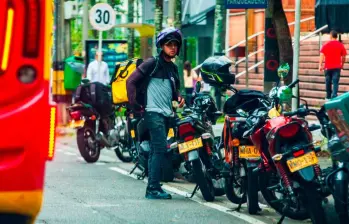 DiDi habilitó hasta dos viajes diarios a $0 para facilitar el traslado de donaciones hacia los puntos oficiales de recepción en Medellín, Uber Ofrece trayectos gratuitos por valor inferior a 22.000 cada uno e InDrive dará incentivos a conductores.. FOTO JULIO HERRERA