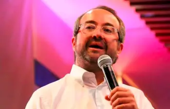 El congresista es investigado por los delitos de concierto para delinquir, cohecho e interés indebido en la celebración de contratos. FOTO: X Ciro Ramírez