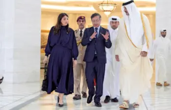 En su recorrido por Medio Oriente el presidente gustavo Petro ha tenido encuentros con altos mandatarios de esos países; el último ha sido con el emir de Catar Tamim bin Hamad Al Thani. FOTO PRESIDENCIA