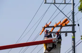 La nueva regulación de la Creg permitirá que usuarios y empresas reciban incentivos económicos por reducir voluntariamente su consumo de energía y aportar flexibilidad al sistema eléctrico. FOTO Julio César Herrera