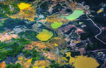 MinDefensa anunció investigaciones por la explotación al lado del batallón. FOTO Manuel Saldarriaga.