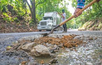 Pese a su importancia, la vía Medellín - Bogotá es uno de los corredores más críticos y requiere más de $40.000 millones en mantenimientos. FOTO Esneyder Gutiérrez