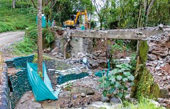 Una de las subregiones en las que se enfocarán estos proyectos es el Suroeste, con la vía Maratón - La Lorena. En la imagen, trabajos en la vía Puente Iglesias - Ye - Líbano, que arrancaron el año pasado. FOTO JULIO HERRERA