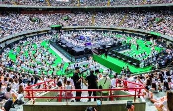 Descripción: Gran encuentro de meditación en El Centro de eventos La Macarena de 13.000 personas. Lugar: Medellín. Fecha de evento: 30/11/2025. Foto: Andrés Camilo Suárez Echeverry.