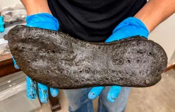 El zapato de 32,6 centímetros, equivalente a una talla 49, descubierto en el Muro de Adriano. FOTO Europa Press