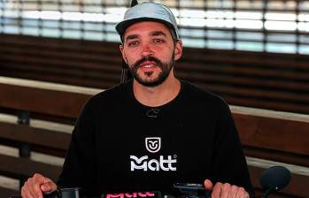 Simón Echavarría, cofundador de Matt Movilidad, cuenta que a pesar de las barreras culturales y de infraestructura para los usuarios de silla de ruedas, Matt ya está transformando vidas. Foto: EL COLOMBIANO