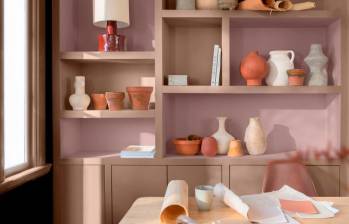 Este año las tonalidades se mueven en blancos suaves que simbolizan calma, nuevos comienzo y serenidad. Cortesía: Jamar. 