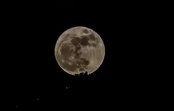 La superluna más grande y luminosa del año iluminará el cielo este 5 de noviembre. Foto: Juan Antonio Sánchez Ocampo.