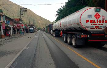 Fue activado el paso por la vía al Llano para todo tipo de vehículos. Foto: Tomada de Coviandina @CoviandinaSAS. 